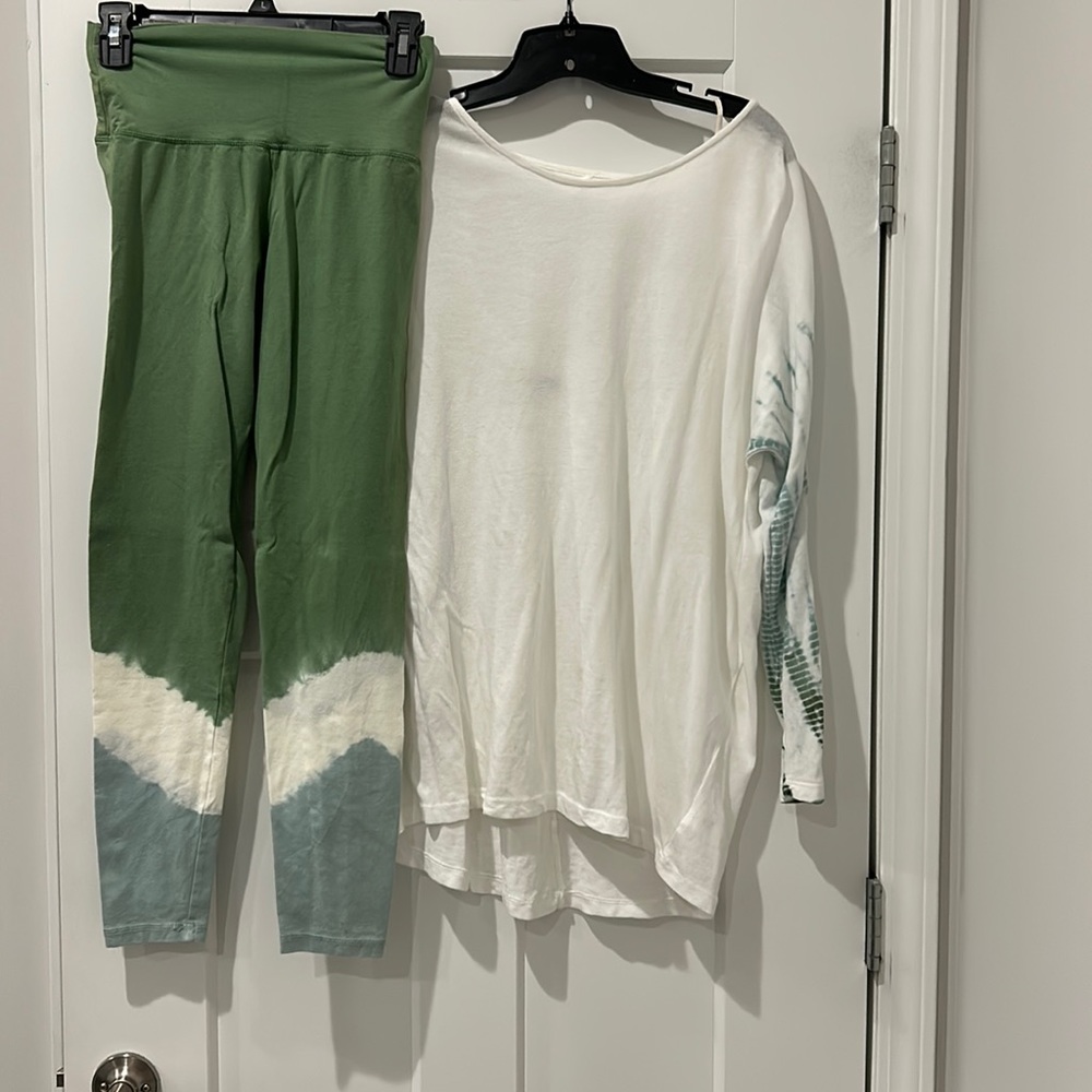 Two piece set. Tie dye leggings and tunic.